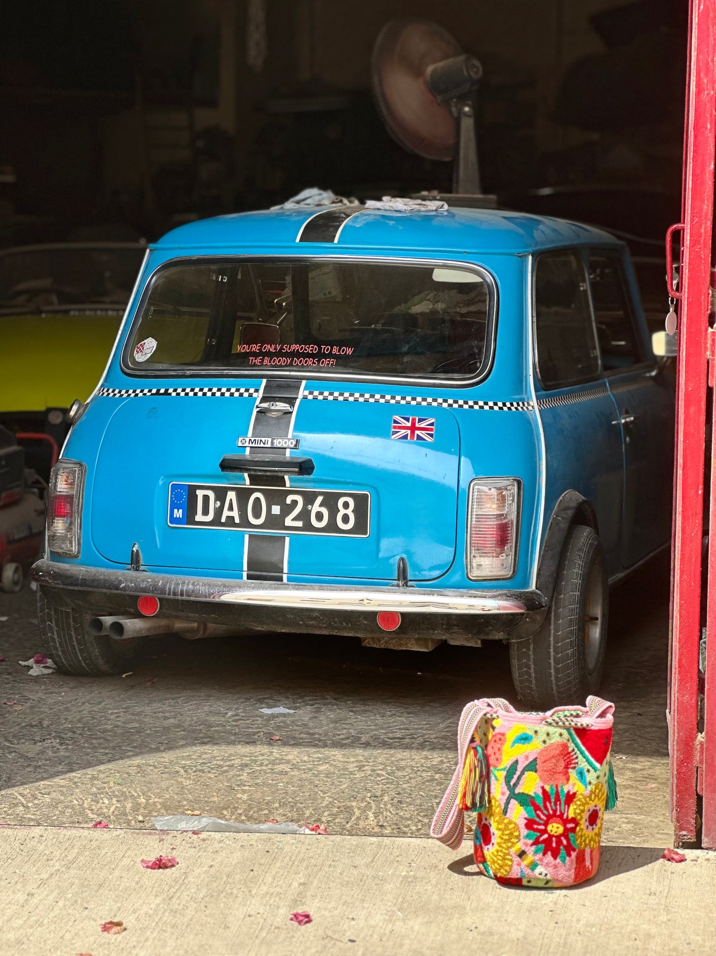 Flower Embroidered Tapestry Handbag