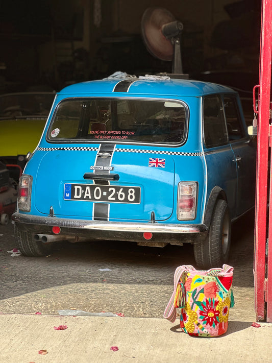 Flower Embroidered Tapestry Handbag