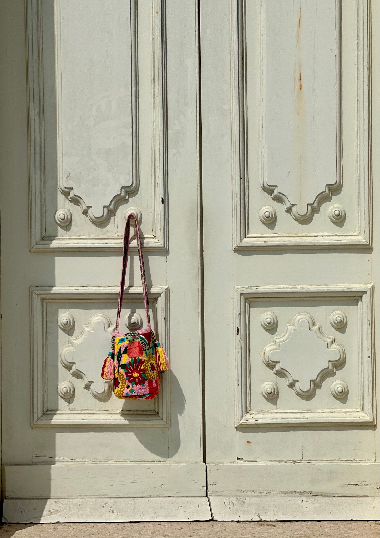 Flower Embroidered Tapestry Handbag